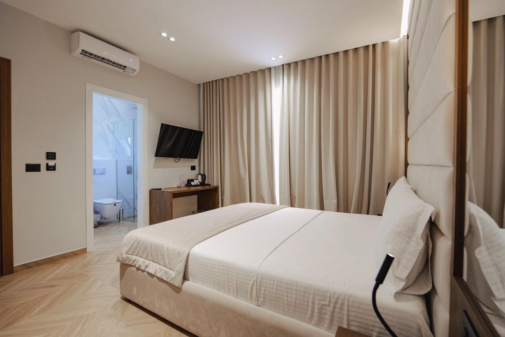 Duka'S Hotel Ksamil Buitenkant foto